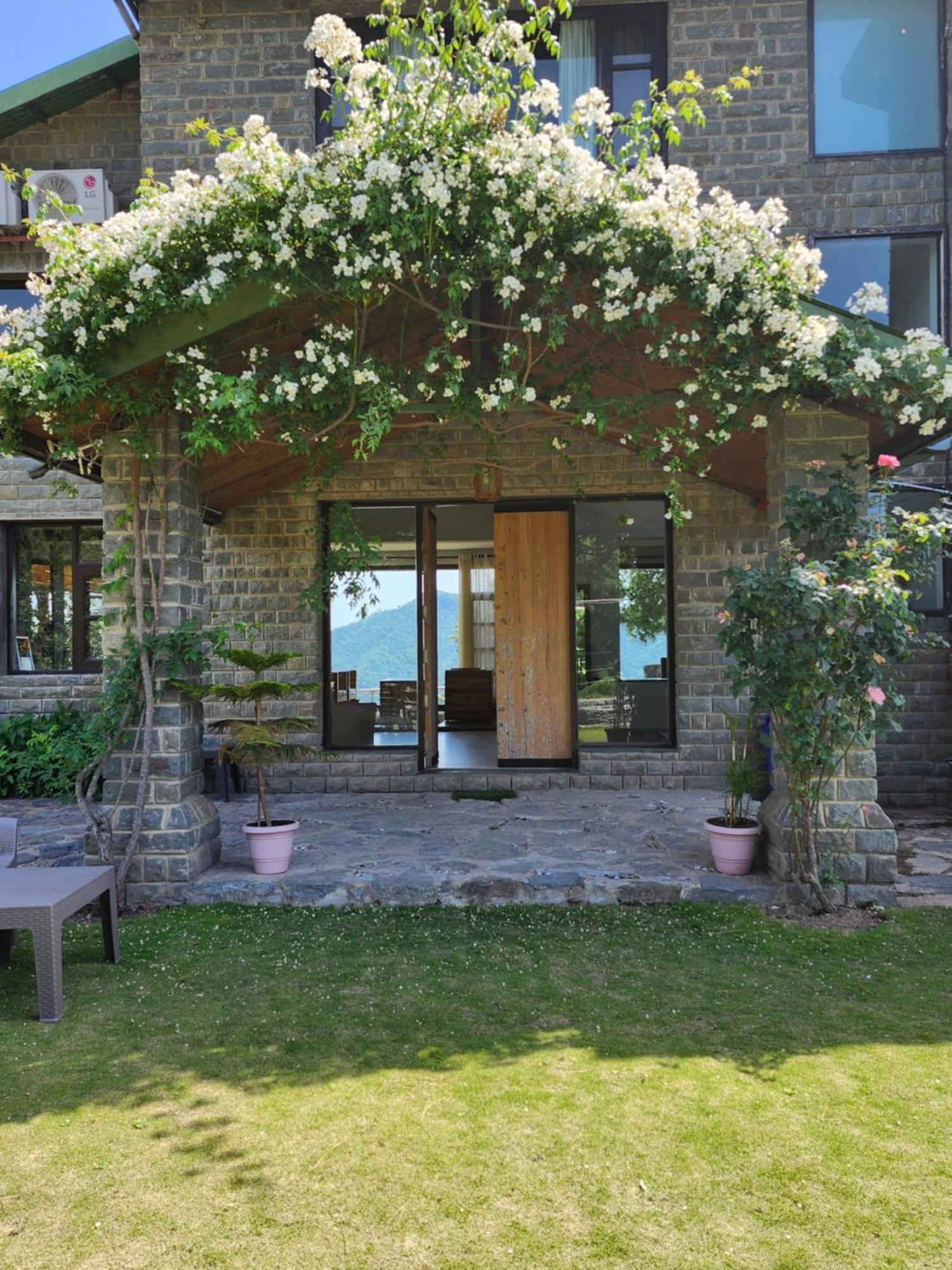 Woodsmoke Retreat Hotel Shimla Exterior photo